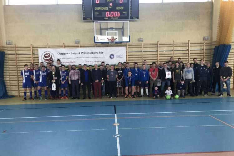 Juniorzy Sparty na podium turnieju w Margoninie