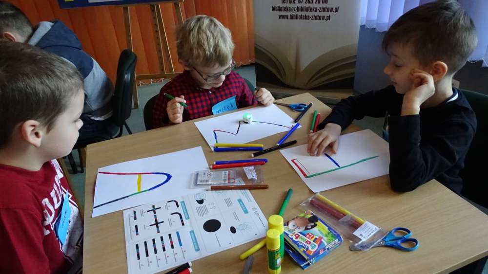 Mój przyjaciel Ozobot w Miejskiej Bibliotece Publicznej w Złotowie