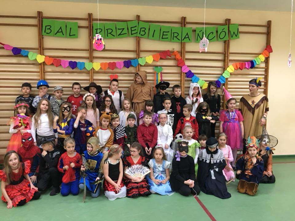 Bal przebierańców w Zespole Szkół Katolickich w Złotowie