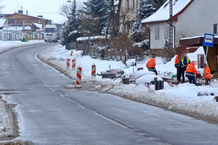 Wykonawcy przebudowy DW242 w Luchowie naliczona zostanie kara umowna