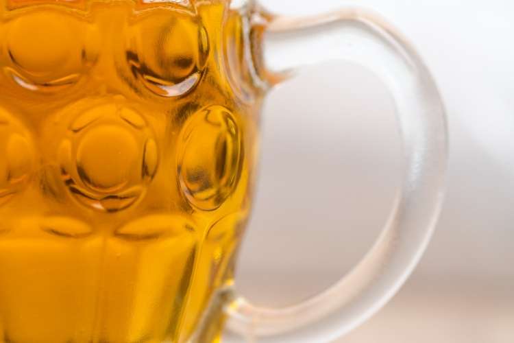 [SONDA] Jak często pijesz alkohol i kiedy spróbowałeś go po raz pierwszy?