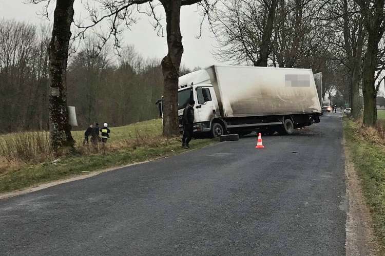 Wypadek ciężarówki w Ratajach