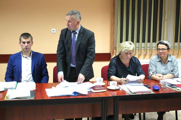 Przewodniczący rady miejskiej Jastrowia nie zagłosował za budżetem na 2018 r.