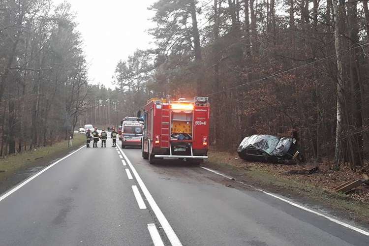 Zderzenie dwóch samochodów na DK11