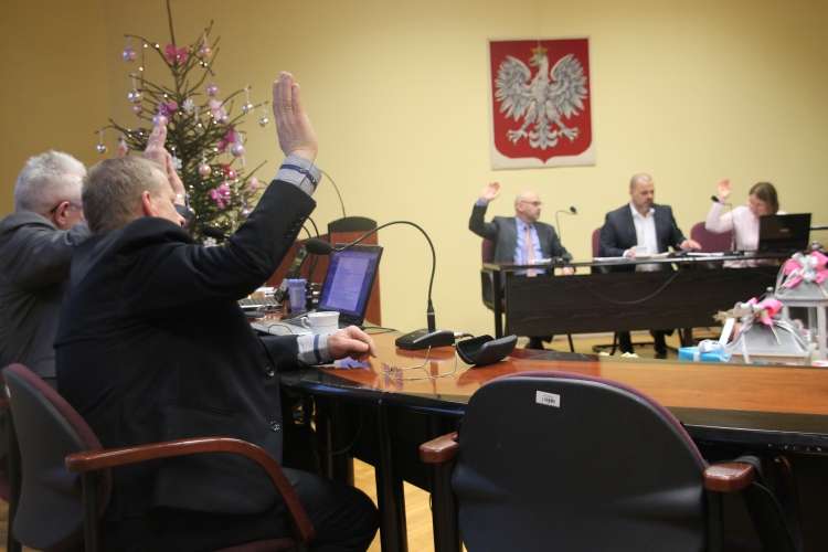 Radni zaprotestowali i uchwalili dotacje do wymiany źródeł ciepła