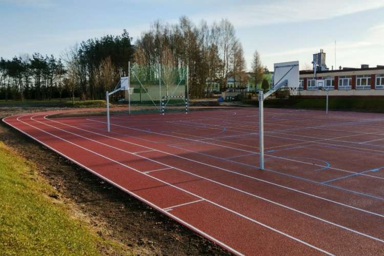 Milion na sport. Baza boisk szkolnych w gminie zmienia się na lepsze