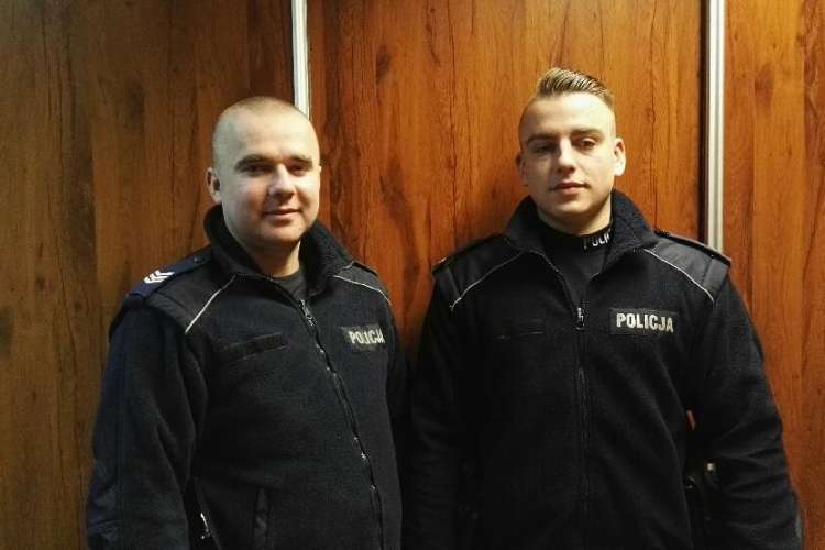 Policjanci uratowali samobójcę