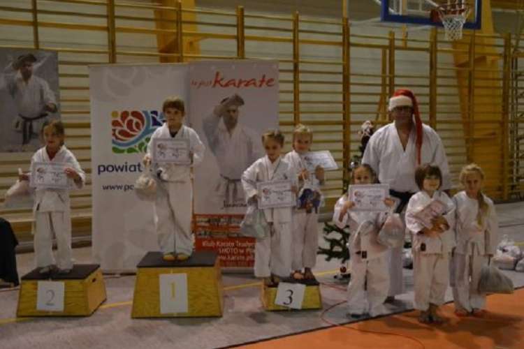 Karatecy z powiatu złotowskiego na turnieju w Pile