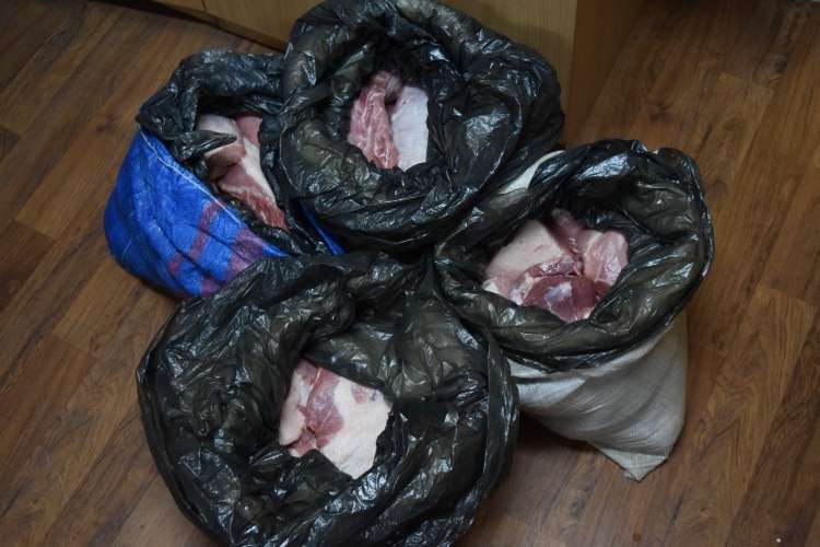 Ukradli 125 kilogramów mięsa i zostali zatrzymani przez policjantów