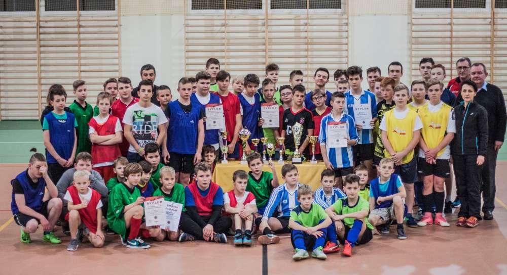 Mikołajkowy Turniej Halowej Piłki Nożnej w Radawnicy
