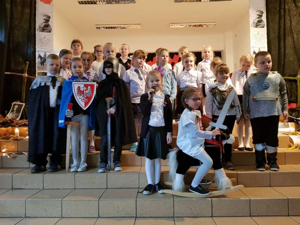 Przegląd piosenki patriotycznej w Szkole Podstawowej nr 2 w Złotowie