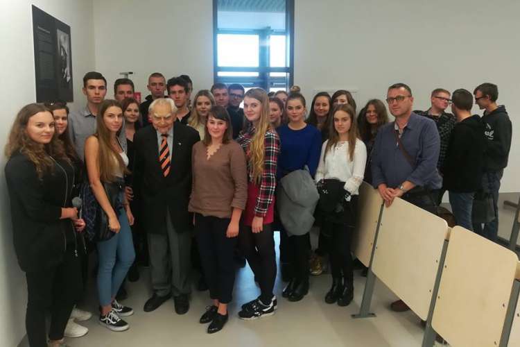 Uczniowie I LO na Uniwersytecie im.Adama Mickiewicza w Poznaniu