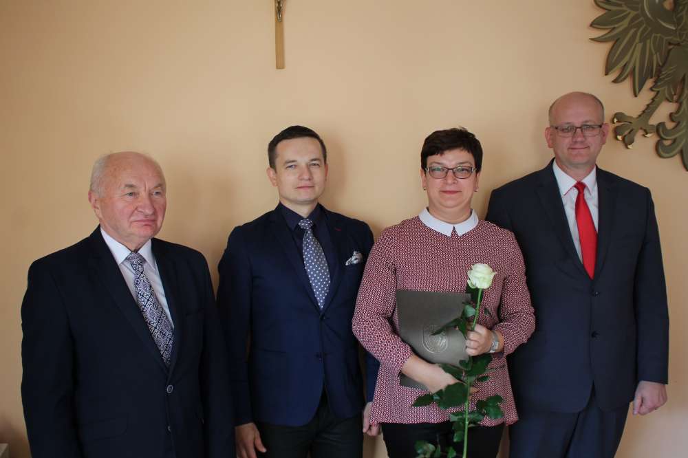 Burmistrz i przewodniczący rady spotkali się z nauczycielami