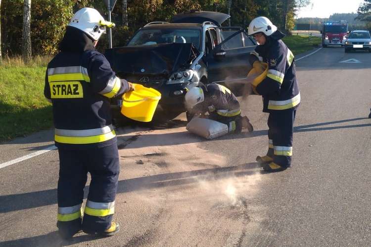 Kolizja na skrzyżowaniu dróg krajowych