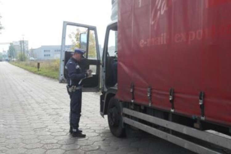 Truck i Bus - wzmożone działania policjantów Wydziału Ruchu Drogowego