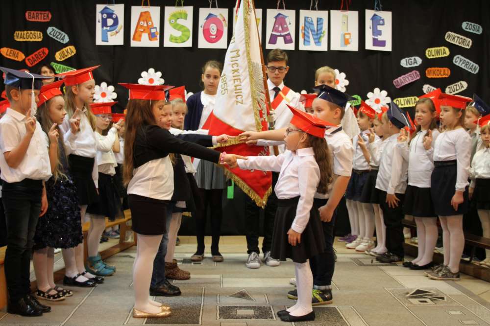 Pasowanie na ucznia w Szkole Podstawowej nr 2 w Złotowie