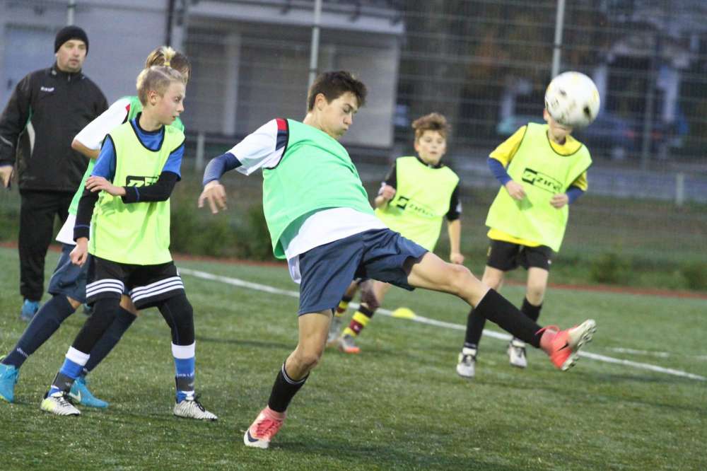 Młodziki FA Fair Play kontra zespół Kadry OZPN Piła