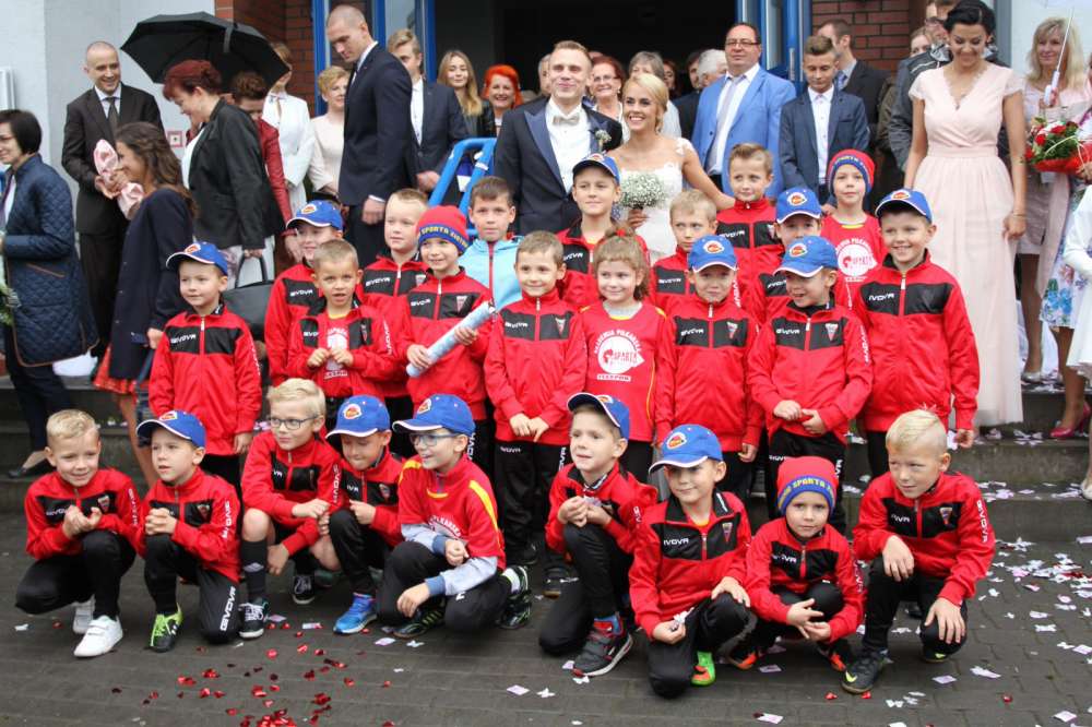 Niespodzianka ślubna podopiecznych Akademi Piłkarskiej Sparty Złotów