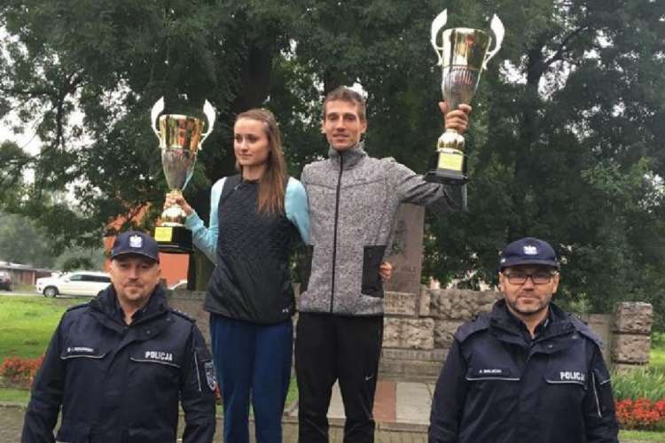 Policjanci na podium XV Ogólnopolskiego Biegu Służb Mundurowych o Puchar Komendanta Głównego Policji