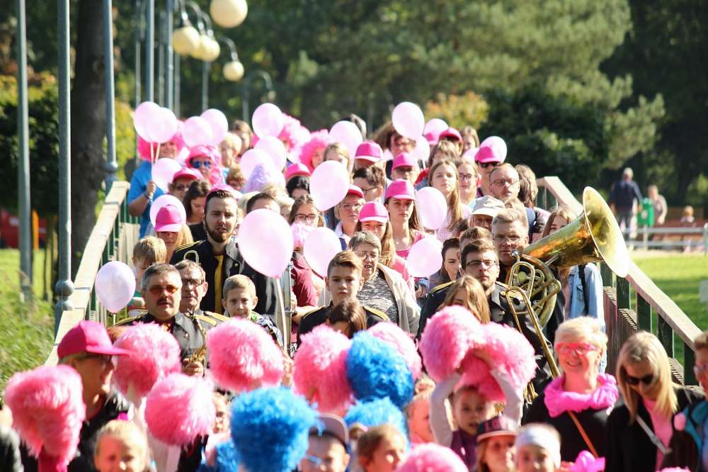 Marsz Różowej wstążki w Złotowie - razem przeciw rakowi piersi