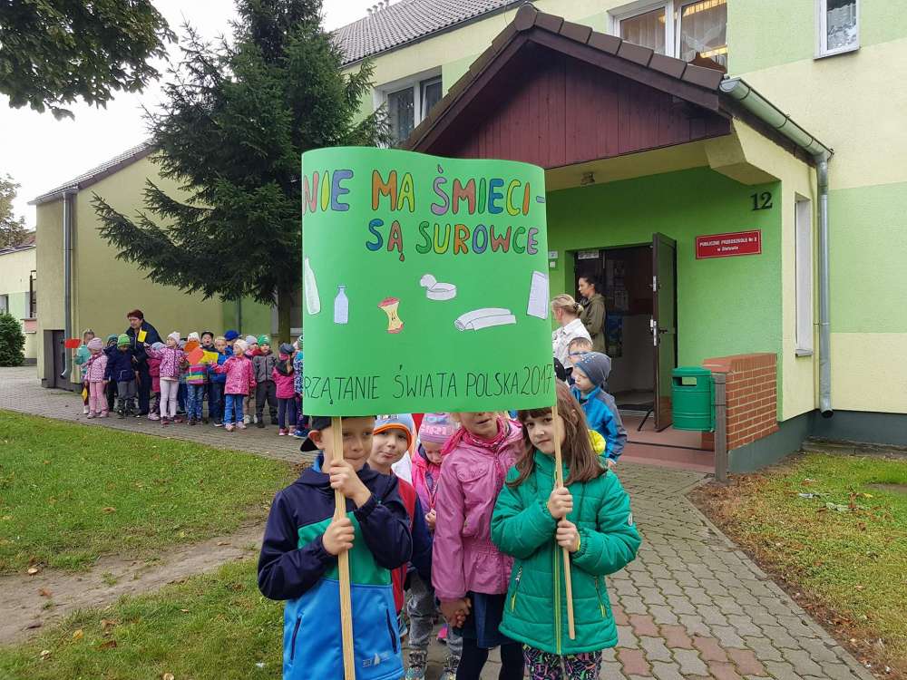 Złotowskie przedszkolaki włączyły się do akcji Sprzątanie Świata