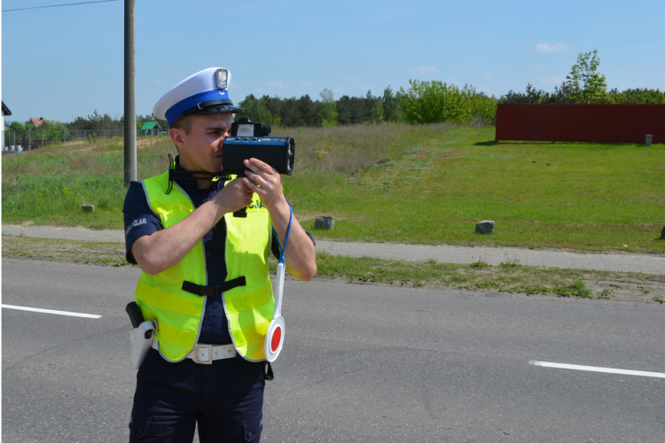 64 mandaty karne, 1 wniosek do sądu oraz 5 zatrzymanych dowodów rejestracyjnych