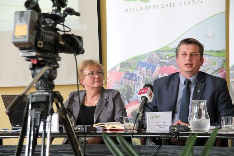 Radni zbulwersowani postawą burmistrza. Lekceważące, żenujące, naganne