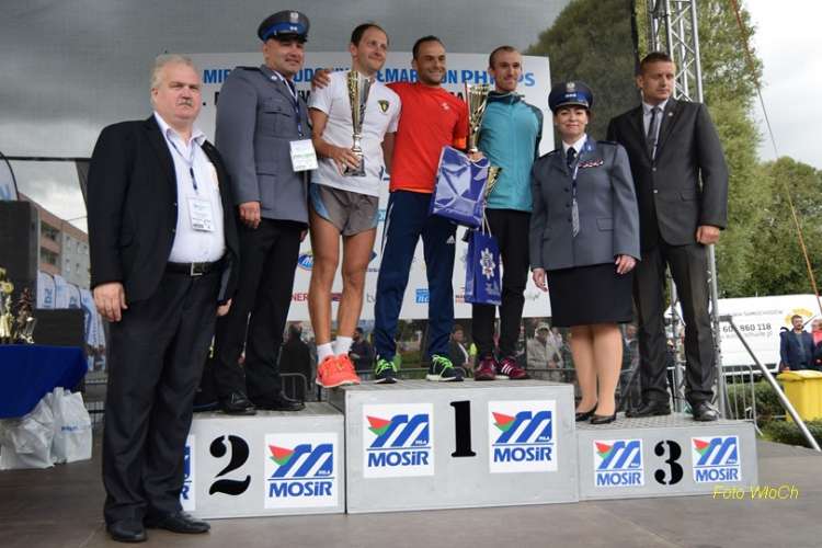 Złotowscy policjanci na podium „Otwartego Międzynarodowego Pucharu Policji w Półmaratonie”