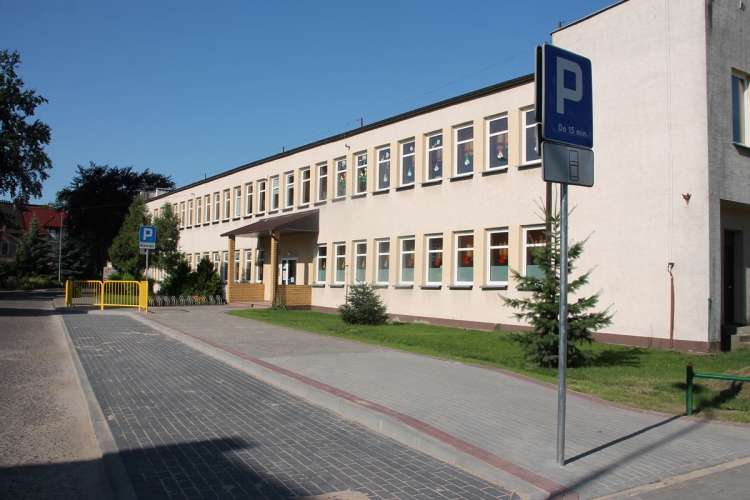 Zatoka postojowa przy przedszkolu gotowa