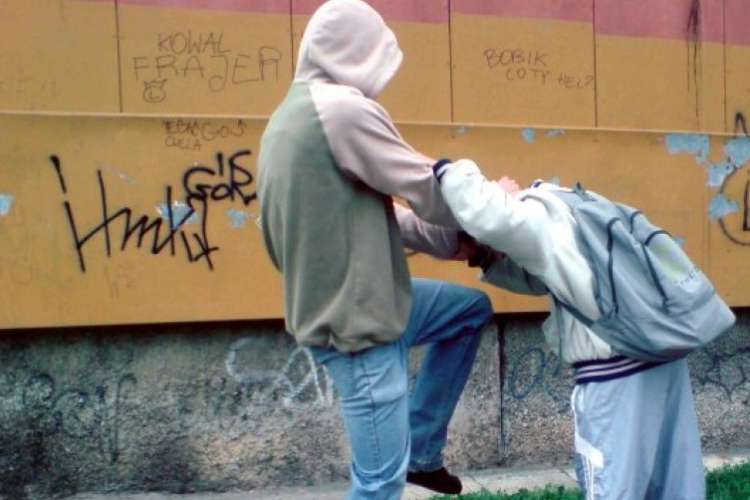 Policjant w cywilu powstrzymał bójkę w Złotowie