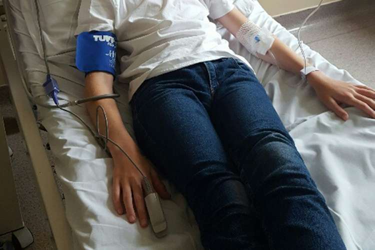 Nieprzytomny chłopiec dryfował na basenie – gdzie ratownicy?