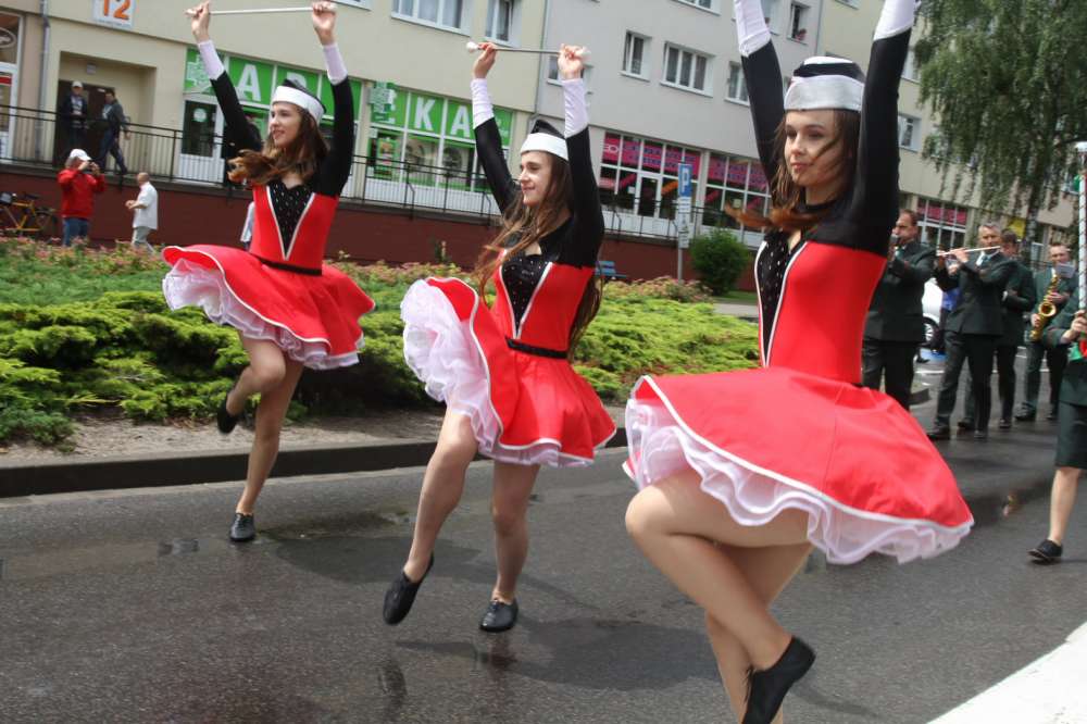 Parada orkiestr podczas II Ogólnopolskiego Przeglądu Orkiestr Dętych 