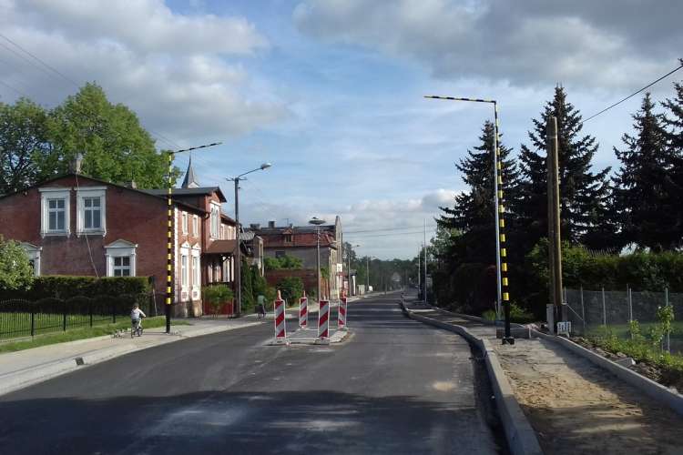 Słupy muszą być w chodnikach. I basta!
