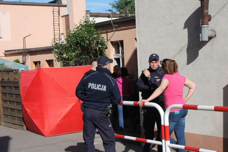 Pożar na Obrońców Warszawy. Nie żyje 80-letnia kobieta