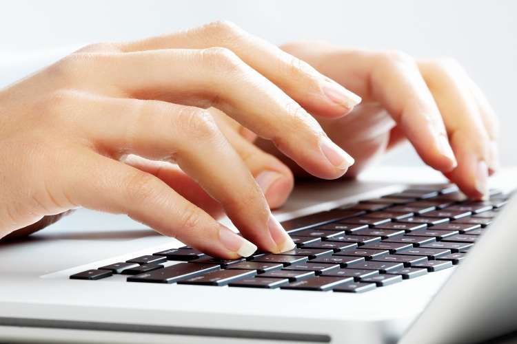 Uważaj na oszustów online – ubezpiecz swoje dane!