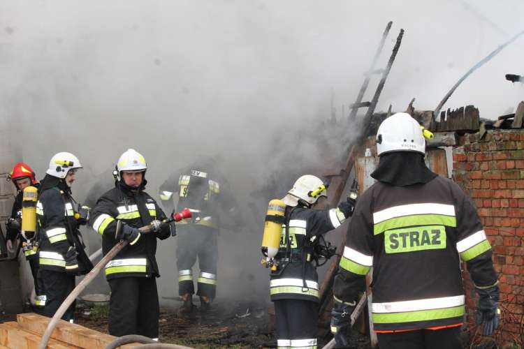 Strażackie pranie, czyli ile kosztują i jak często należy prać strażackie mundury