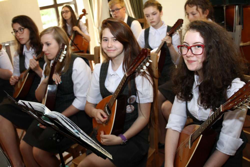 Dzień Matki z Harcerskim Zespołem Mandolinowym Frygi w Folwarku Hawaje
