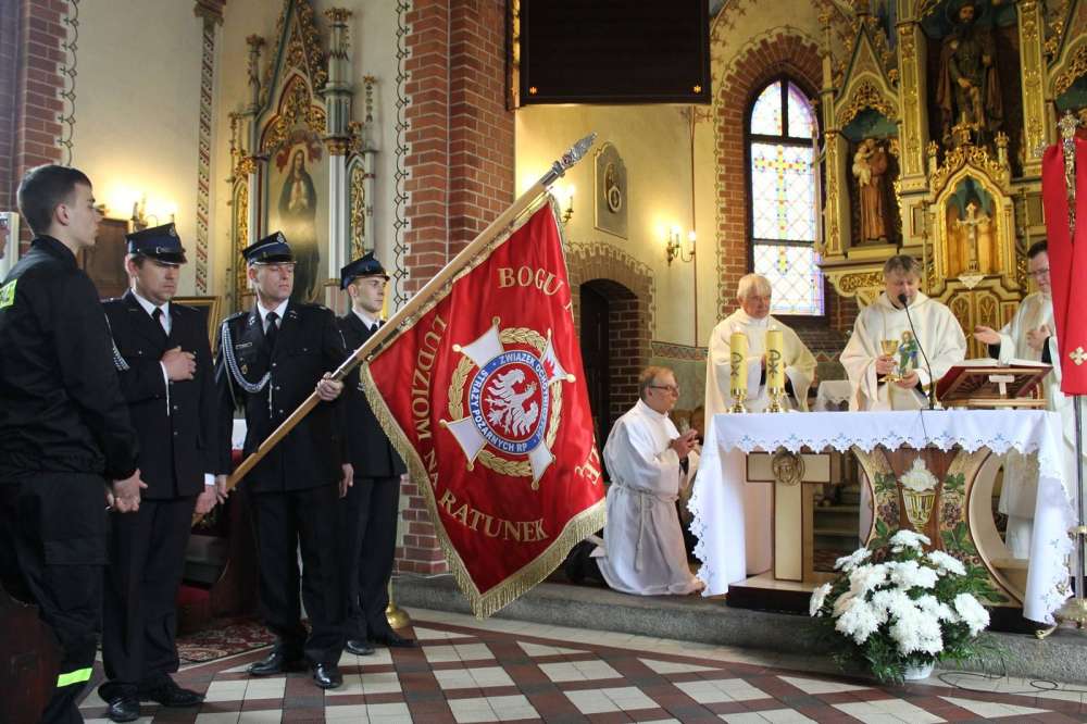 Obchody dnia św. Floriana przez OSP Blękwit