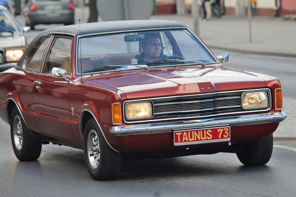 Parada zabytkowych aut