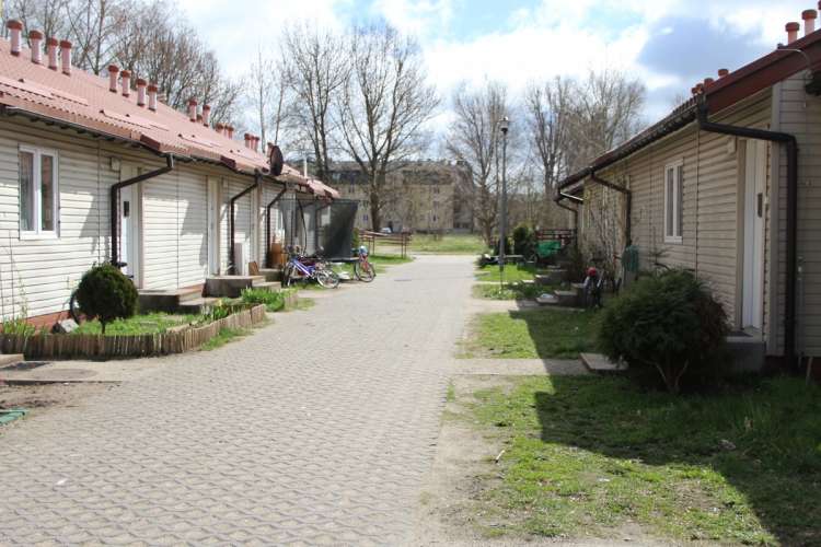 Małe „M” w kontenerze. Pomysł na tanie mieszkania socjalne