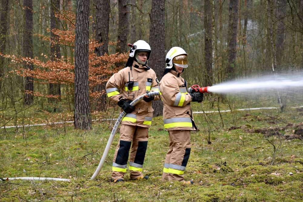 Ćwiczenia strażackie na terenie Nadleśnictwa Lipka