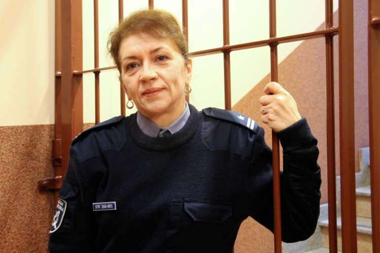 Za kratami rządzi kobieta