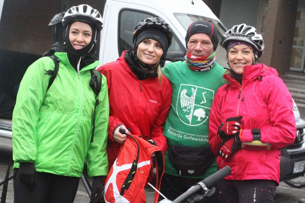 Start trasy krótkiej i rowerowej Krajna Adventure Race oraz przepak w Krzywej Wsi