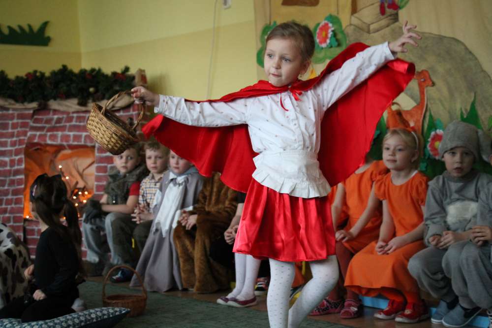 Czerwony Kapturek w Przedszkolu nr 1. Zdjęcia ze spektaklu