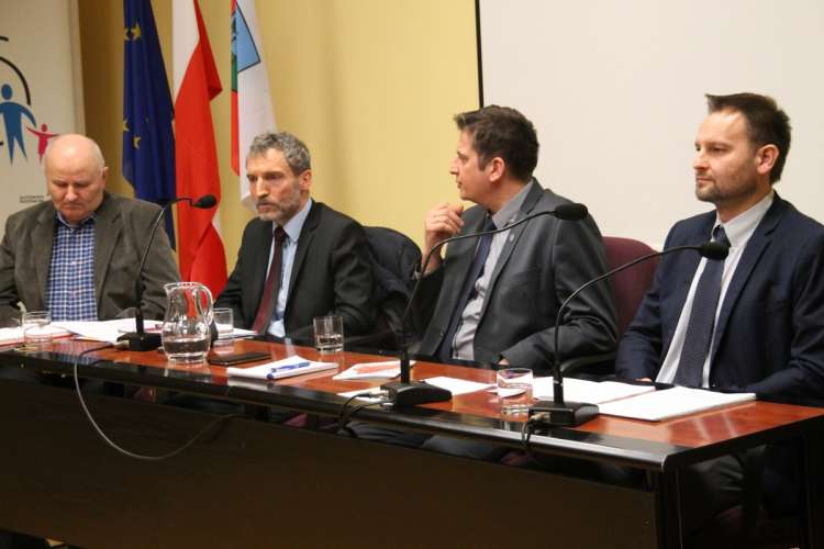 Mieszkańcy pytają: skąd pieniądze na modernizację? Czy będą dotacje?