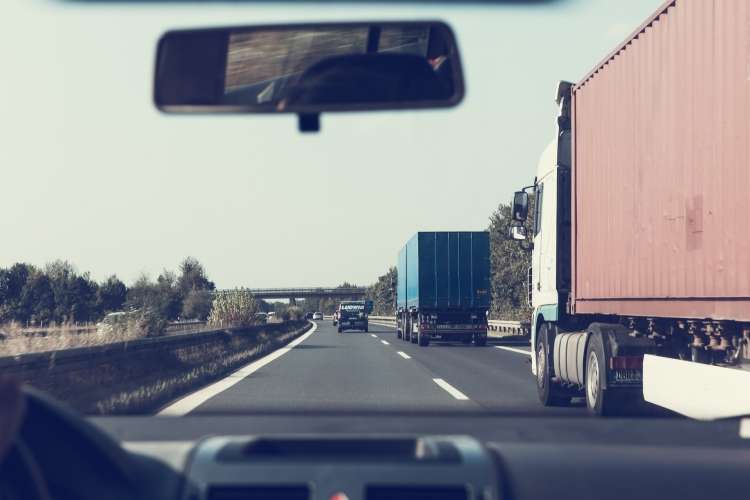 Autostopowicz okradł kierowcę