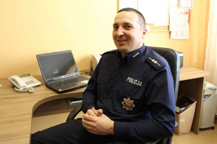 Lubię Okonek. Rozmowa o pracy w komisariacie, planach i pasjach