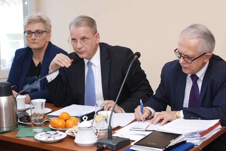 Burmistrz dostał podwyżkę