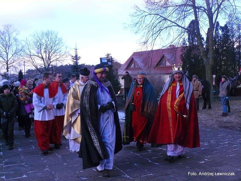 Trzej Królowie na ulicach Zakrzewa