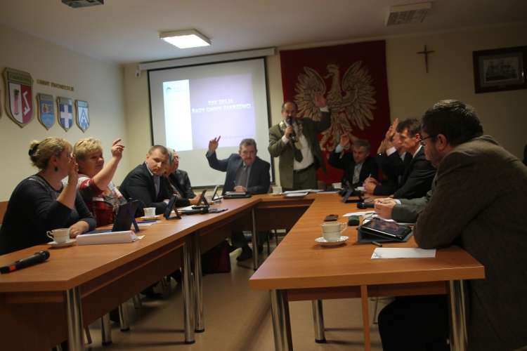 Większość radnych za likwidacją szkoły